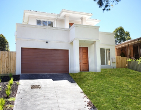 Surrey Hills  Golden Location House 